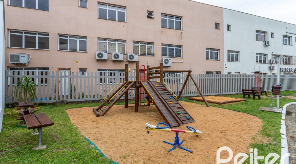 Casa em Condomínio à venda com 108m², 3 dormitórios, 2 suítes, 2 vagas, no bairro Hípica em PORTO ALEGRE