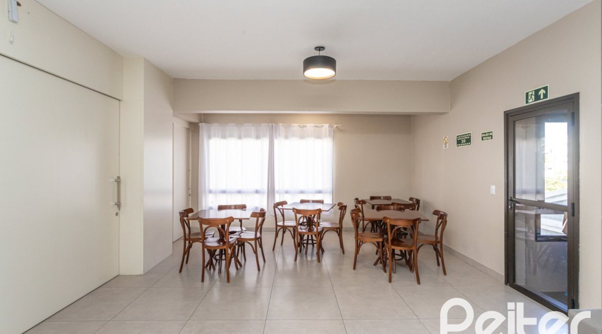 Apartamento à venda com 75m², 3 dormitórios, 1 suíte, 2 vagas, no bairro Tristeza em PORTO ALEGRE