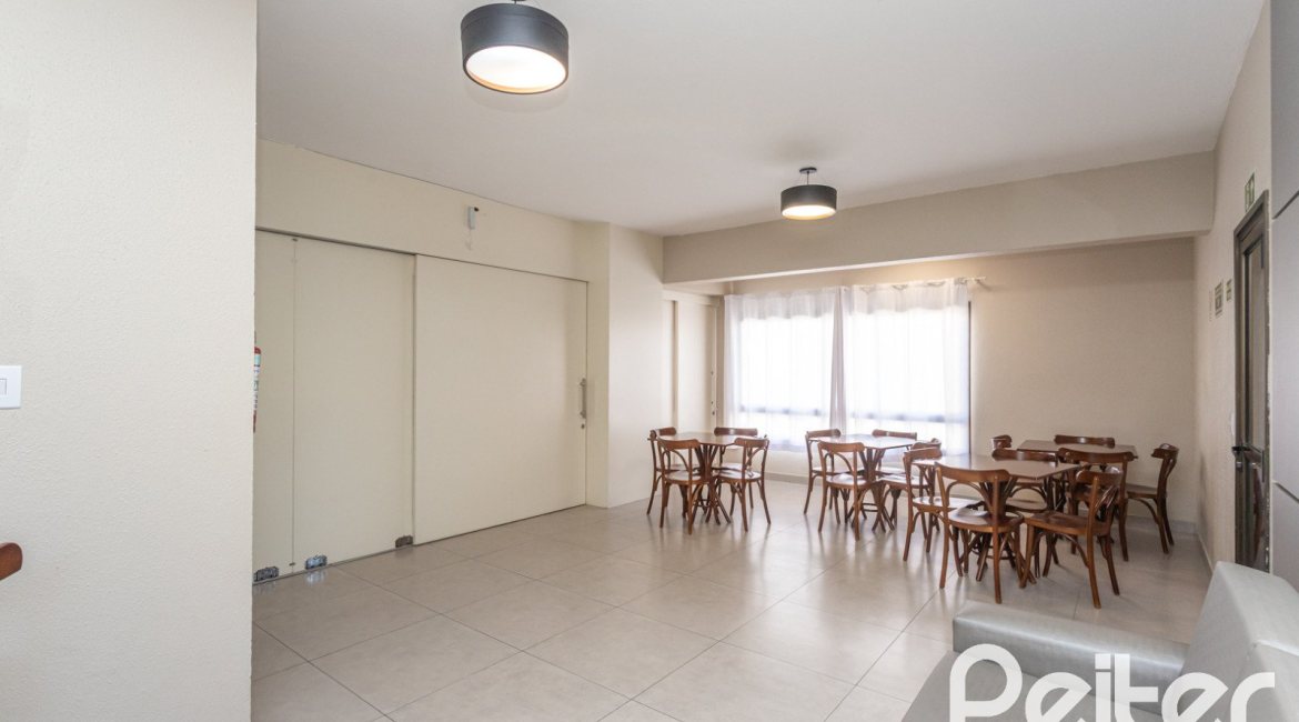 Apartamento à venda com 75m², 3 dormitórios, 1 suíte, 2 vagas, no bairro Tristeza em PORTO ALEGRE