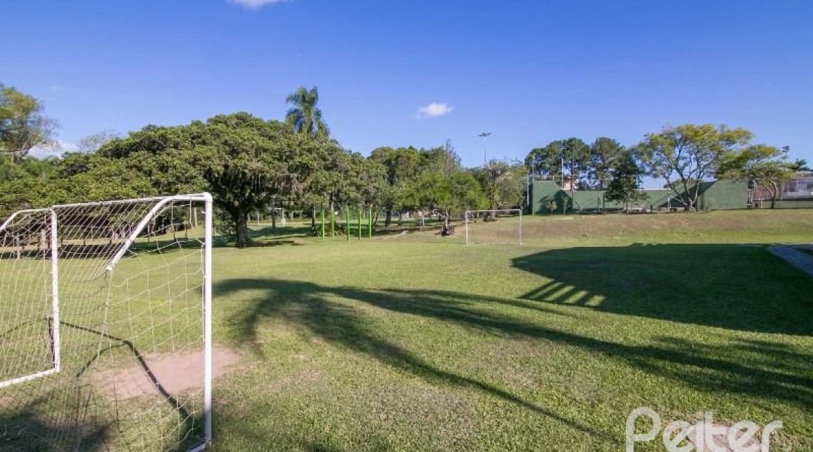 Casa em Condomínio à venda com 299m², 3 dormitórios, 1 suíte, 4 vagas, no bairro Cavalhada em PORTO ALEGRE