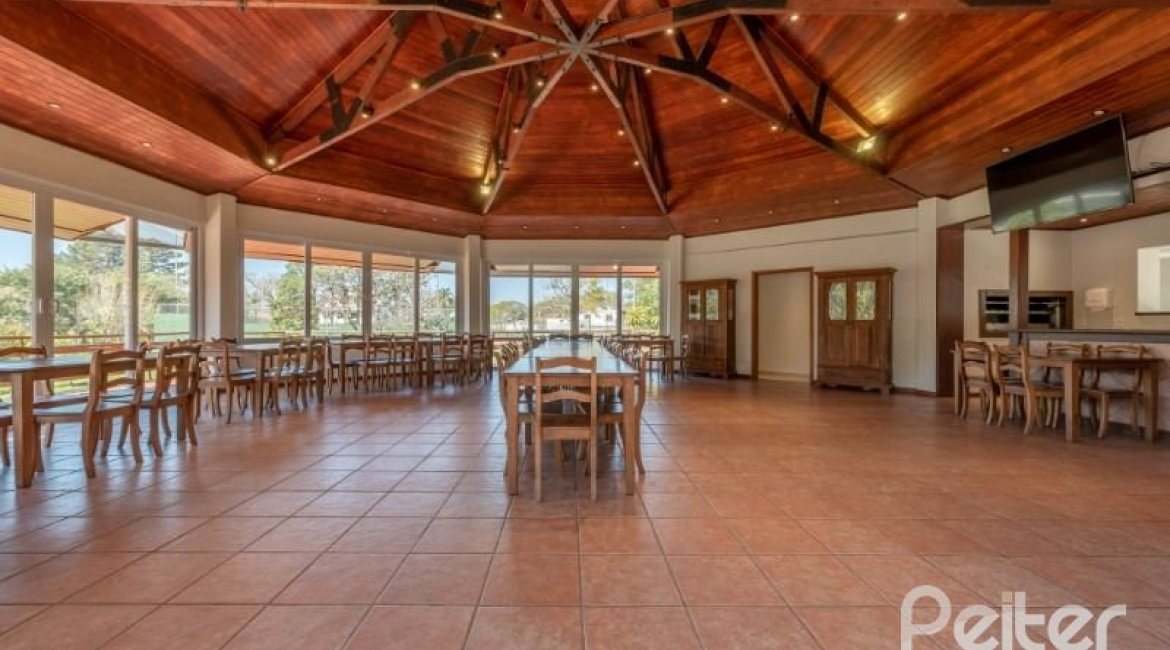 Casa em Condomínio à venda com 299m², 3 dormitórios, 1 suíte, 4 vagas, no bairro Cavalhada em PORTO ALEGRE