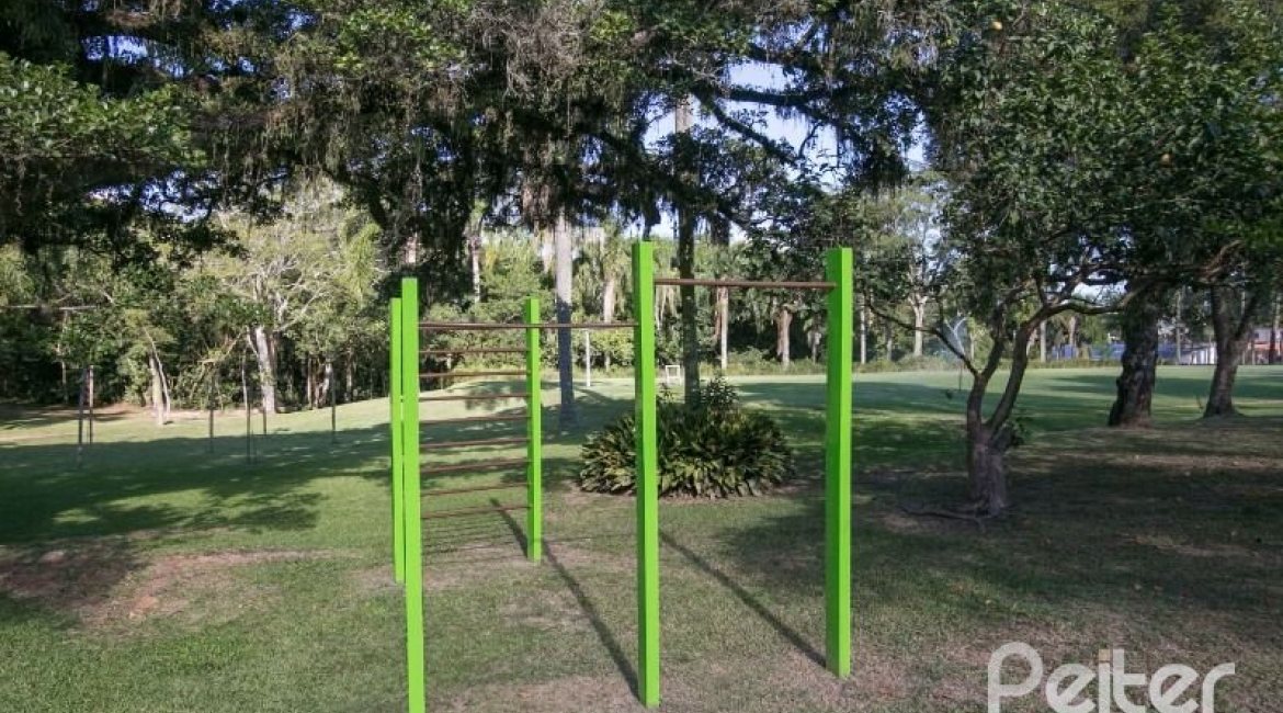 Casa em Condomínio à venda com 299m², 3 dormitórios, 1 suíte, 4 vagas, no bairro Cavalhada em PORTO ALEGRE