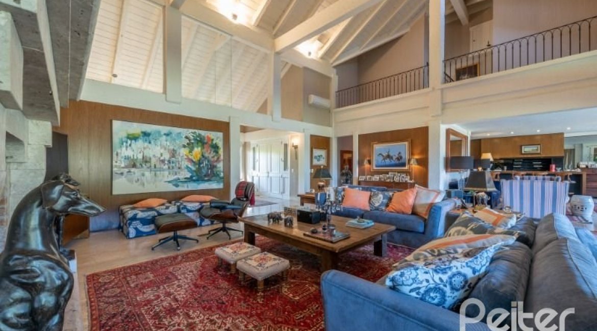 Casa em Condomínio à venda com 817m², 5 dormitórios, 5 suítes, 8 vagas, no bairro Terra Ville em PORTO ALEGRE