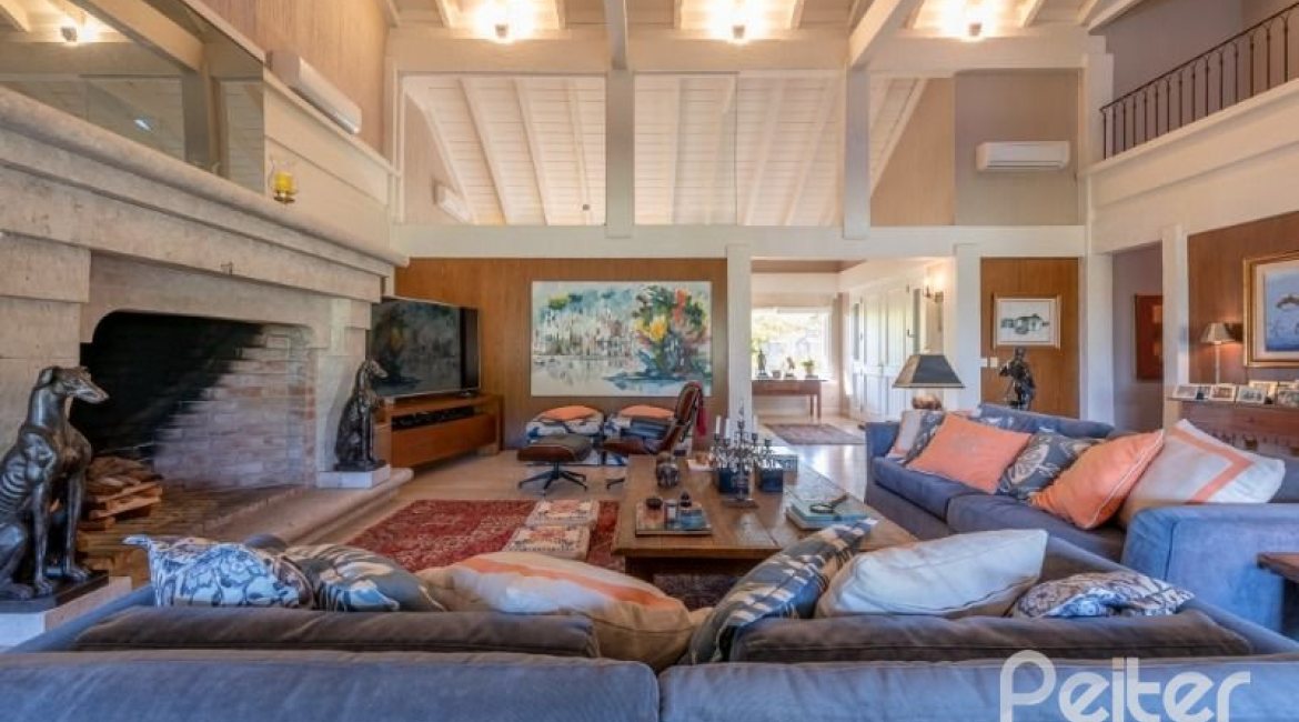 Casa em Condomínio à venda com 817m², 5 dormitórios, 5 suítes, 8 vagas, no bairro Terra Ville em PORTO ALEGRE