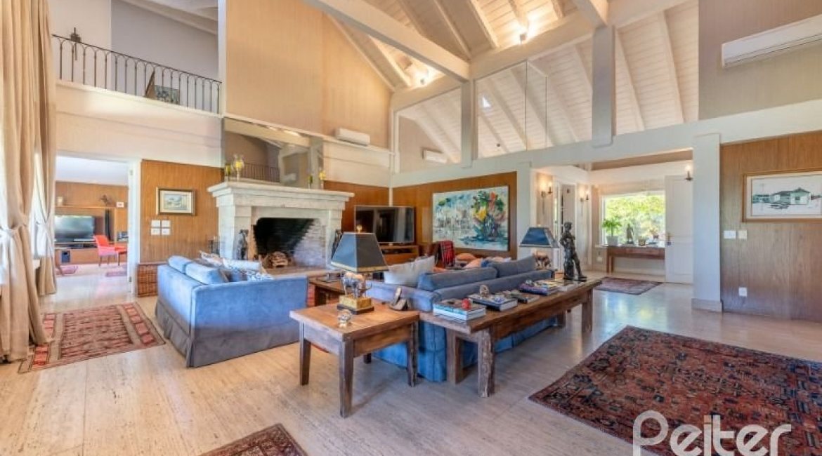 Casa em Condomínio à venda com 817m², 5 dormitórios, 5 suítes, 8 vagas, no bairro Terra Ville em PORTO ALEGRE