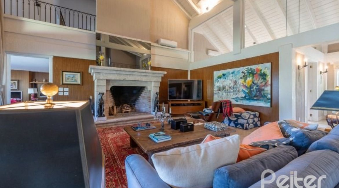 Casa em Condomínio à venda com 817m², 5 dormitórios, 5 suítes, 8 vagas, no bairro Terra Ville em PORTO ALEGRE