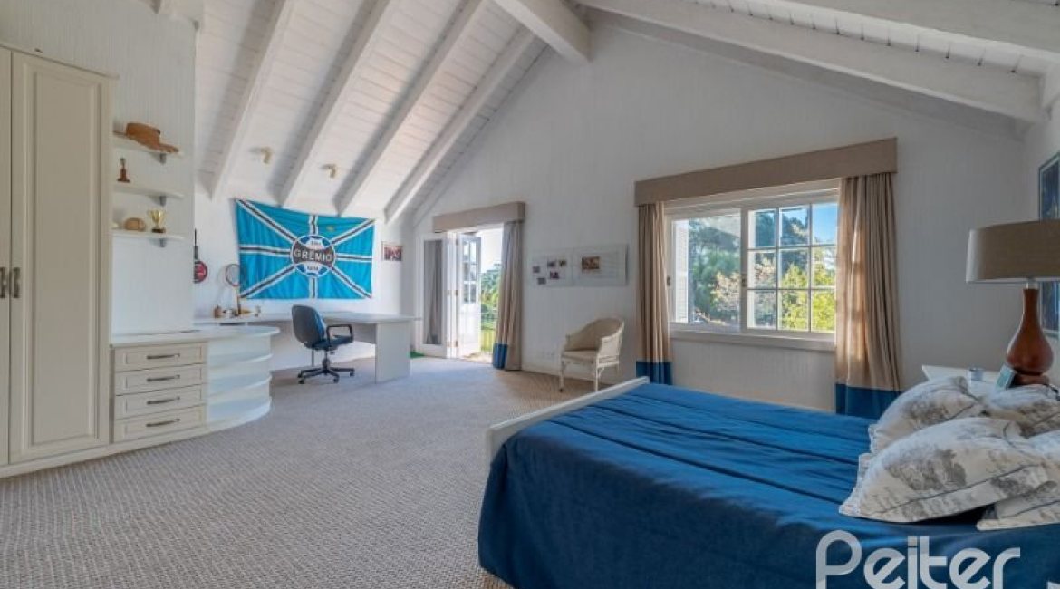 Casa em Condomínio à venda com 817m², 5 dormitórios, 5 suítes, 8 vagas, no bairro Terra Ville em PORTO ALEGRE