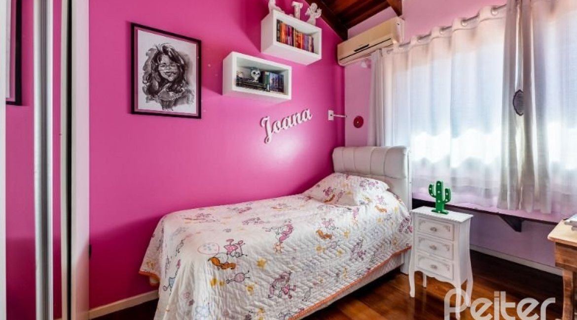 Casa em Condomínio à venda com 251m², 3 dormitórios, 1 suíte, 2 vagas, no bairro Ipanema em Porto Alegre