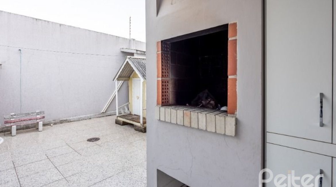 Casa em Condomínio à venda com 251m², 3 dormitórios, 1 suíte, 2 vagas, no bairro Ipanema em Porto Alegre