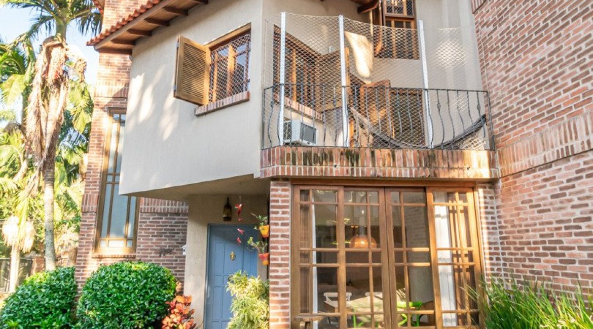 Casa em Condomínio à venda com 166m², 3 dormitórios, 1 suíte, 1 vaga, no bairro Jardim Isabel em Porto Alegre