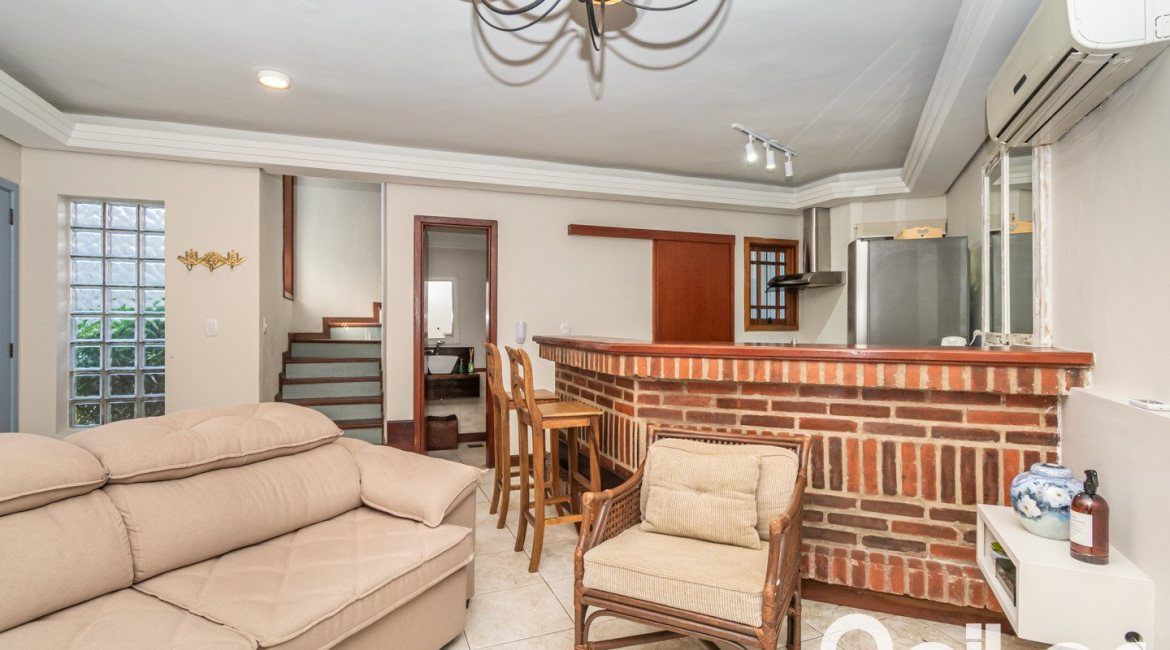 Casa em Condomínio à venda com 166m², 3 dormitórios, 1 suíte, 1 vaga, no bairro Jardim Isabel em Porto Alegre