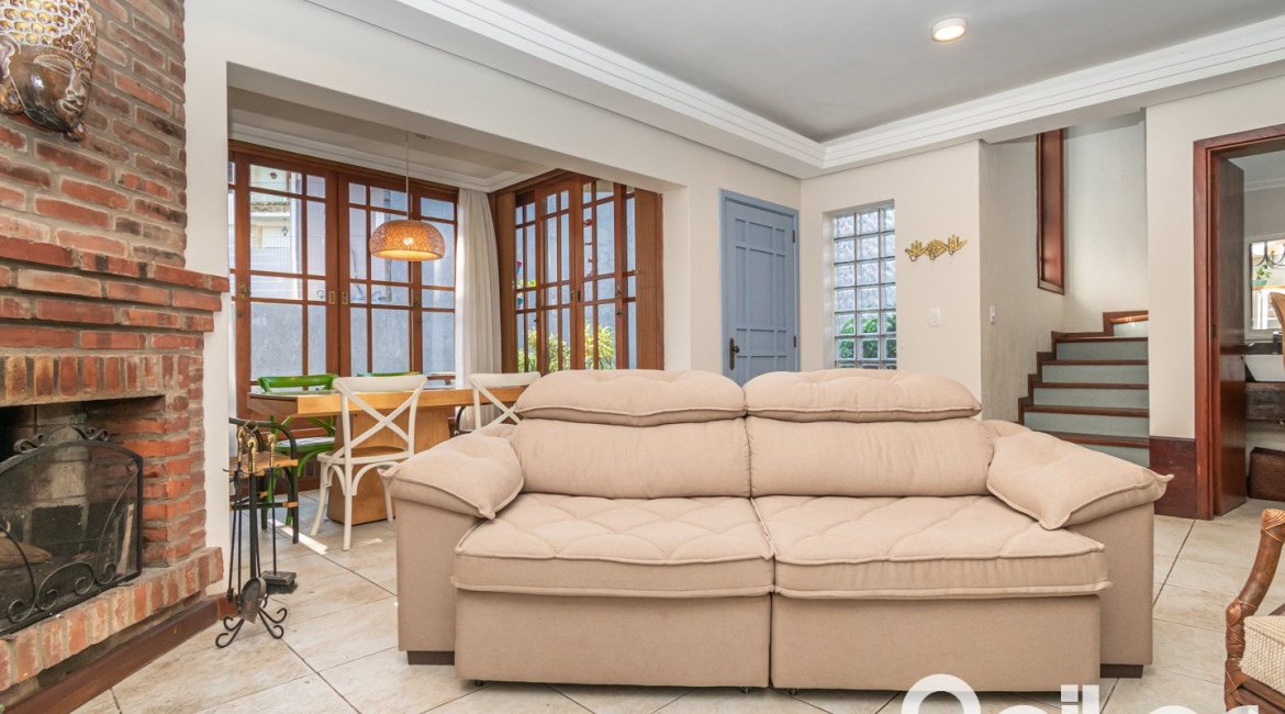 Casa em Condomínio à venda com 166m², 3 dormitórios, 1 suíte, 1 vaga, no bairro Jardim Isabel em Porto Alegre