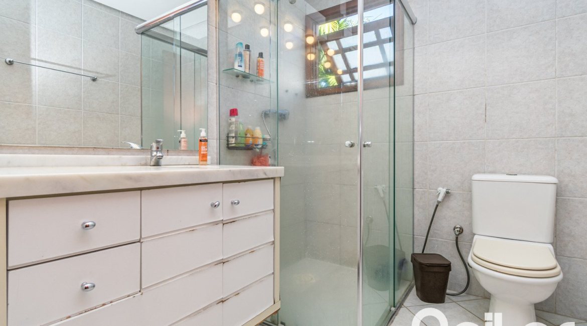 Casa em Condomínio à venda com 166m², 3 dormitórios, 1 suíte, 1 vaga, no bairro Jardim Isabel em Porto Alegre