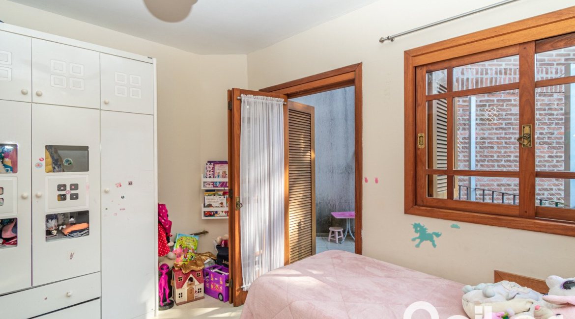 Casa em Condomínio à venda com 166m², 3 dormitórios, 1 suíte, 1 vaga, no bairro Jardim Isabel em Porto Alegre