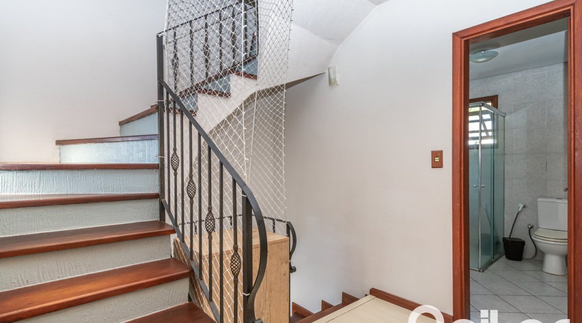 Casa em Condomínio à venda com 166m², 3 dormitórios, 1 suíte, 1 vaga, no bairro Jardim Isabel em Porto Alegre