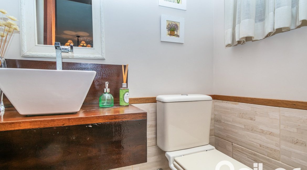 Casa em Condomínio à venda com 166m², 3 dormitórios, 1 suíte, 1 vaga, no bairro Jardim Isabel em Porto Alegre