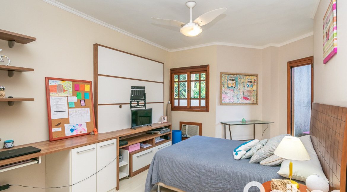 Casa em Condomínio à venda com 166m², 3 dormitórios, 1 suíte, 1 vaga, no bairro Jardim Isabel em Porto Alegre