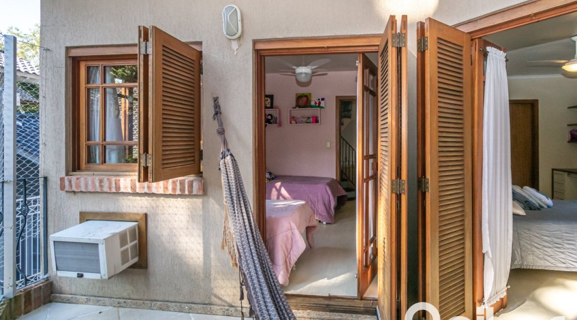 Casa em Condomínio à venda com 166m², 3 dormitórios, 1 suíte, 1 vaga, no bairro Jardim Isabel em Porto Alegre