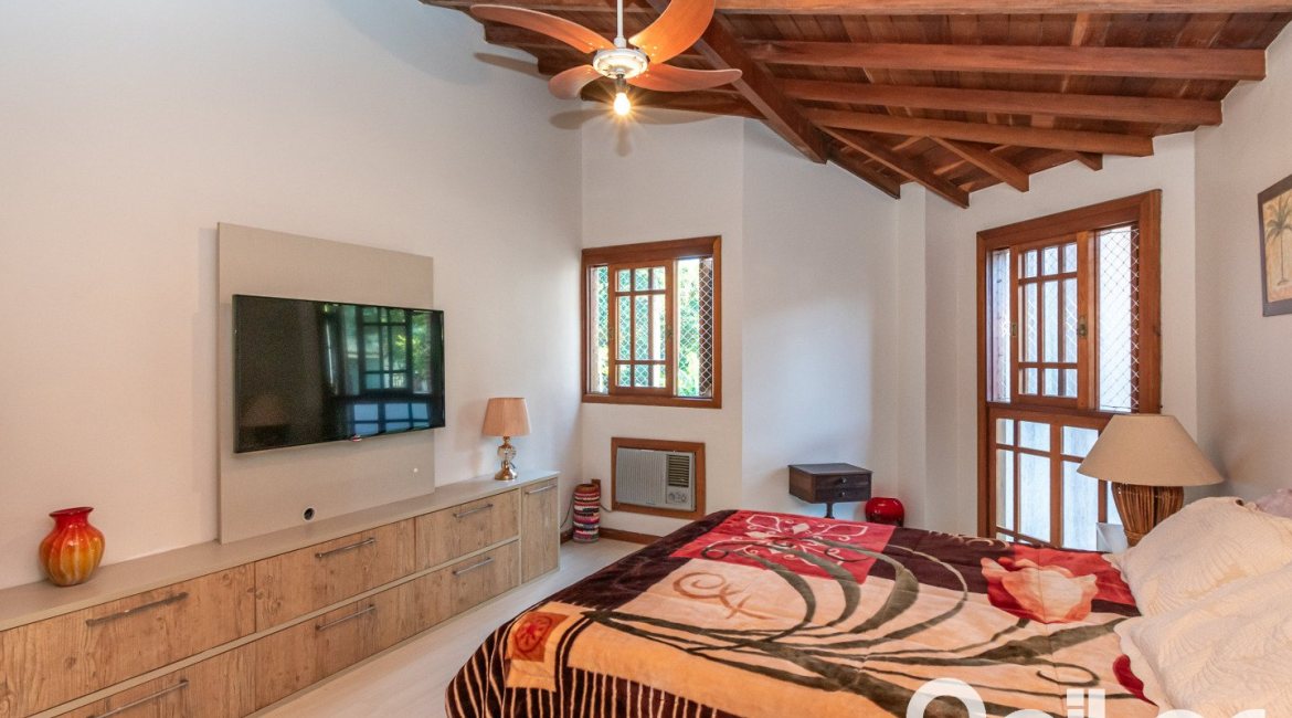 Casa em Condomínio à venda com 166m², 3 dormitórios, 1 suíte, 1 vaga, no bairro Jardim Isabel em Porto Alegre