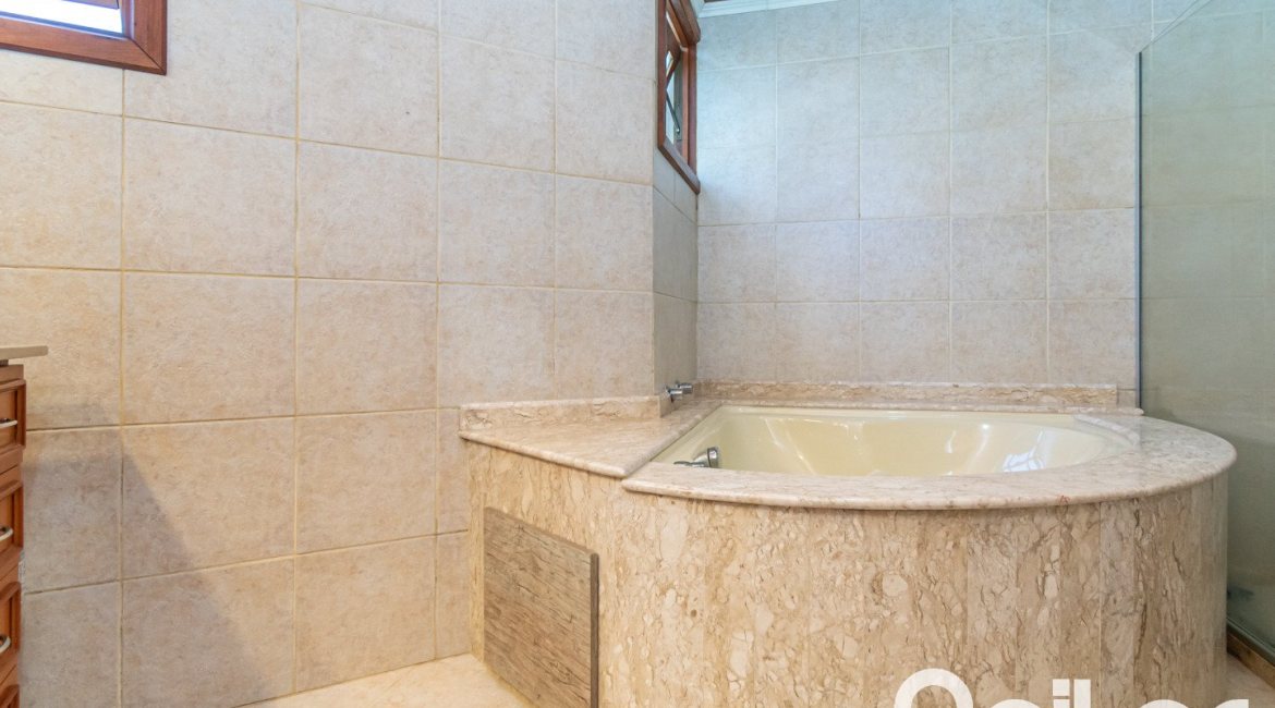 Casa em Condomínio à venda com 166m², 3 dormitórios, 1 suíte, 1 vaga, no bairro Jardim Isabel em Porto Alegre