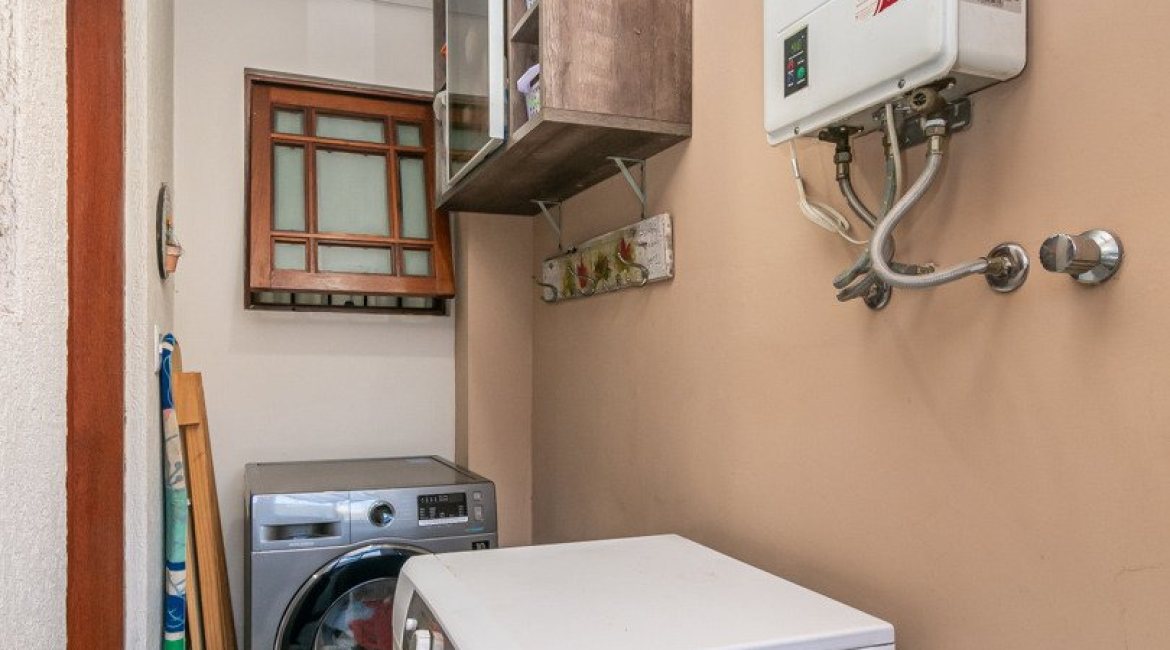 Casa em Condomínio à venda com 166m², 3 dormitórios, 1 suíte, 1 vaga, no bairro Jardim Isabel em Porto Alegre