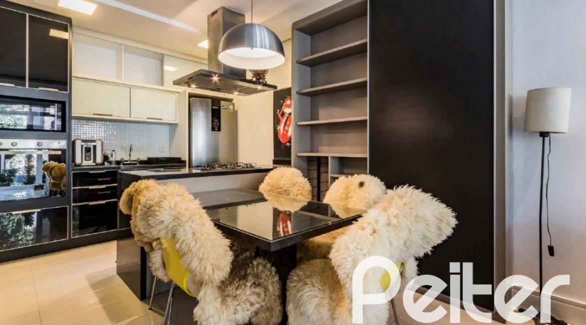 Casa em Condomínio à venda com 81m², 1 dormitório, 1 suíte, 2 vagas, no bairro Tristeza em Porto Alegre