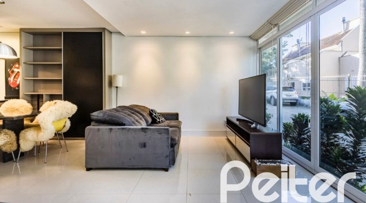 Casa em Condomínio à venda com 81m², 1 dormitório, 1 suíte, 2 vagas, no bairro Tristeza em Porto Alegre