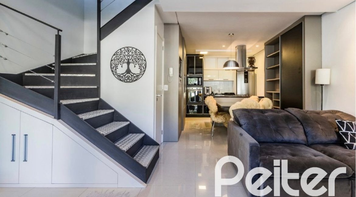Casa em Condomínio à venda com 81m², 1 dormitório, 1 suíte, 2 vagas, no bairro Tristeza em Porto Alegre