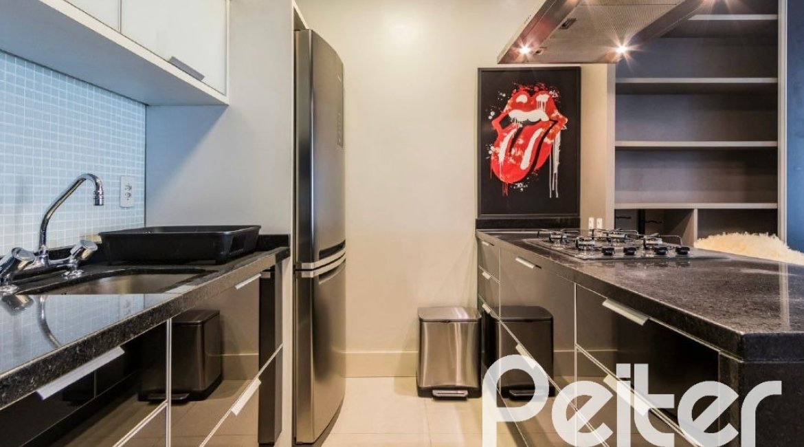 Casa em Condomínio à venda com 81m², 1 dormitório, 1 suíte, 2 vagas, no bairro Tristeza em Porto Alegre