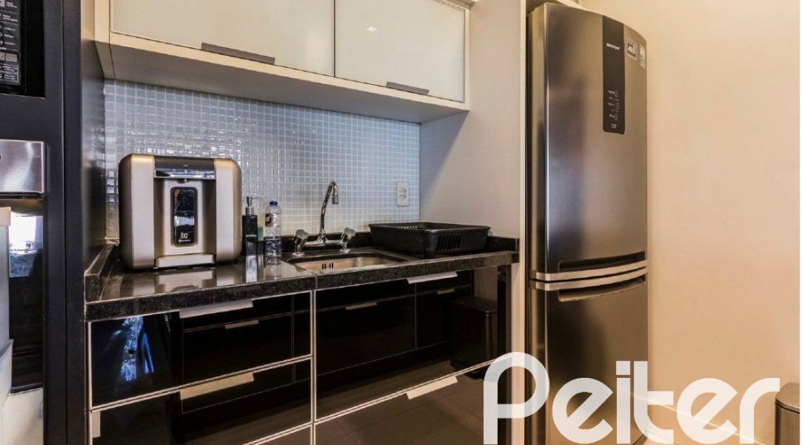 Casa em Condomínio à venda com 81m², 1 dormitório, 1 suíte, 2 vagas, no bairro Tristeza em Porto Alegre