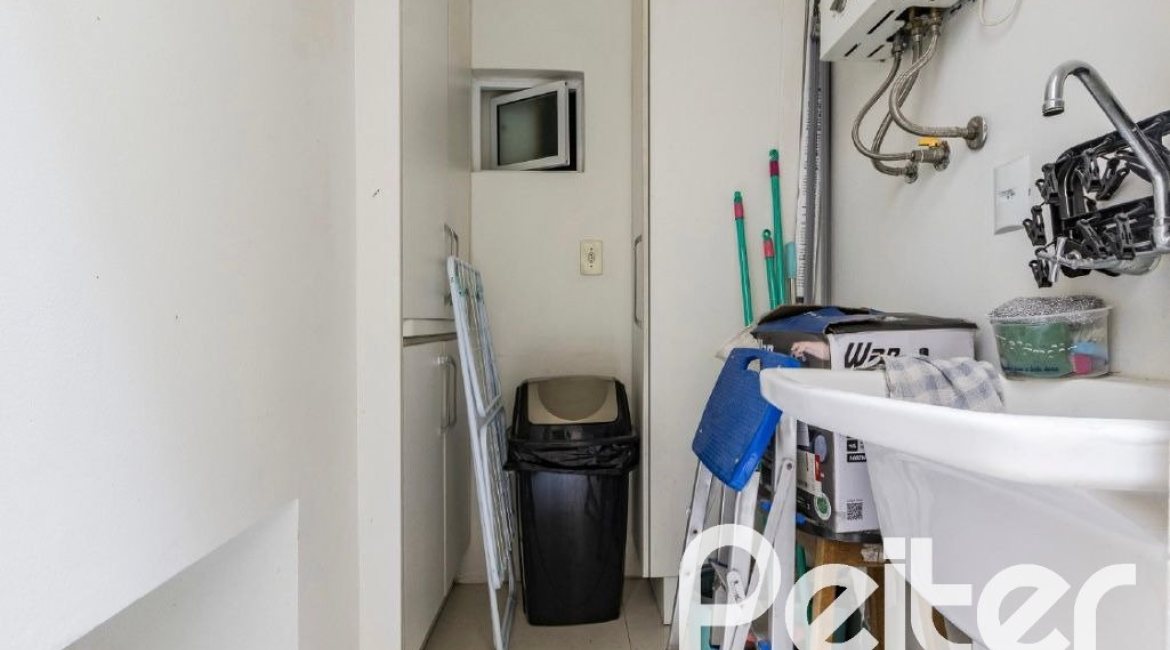 Casa em Condomínio à venda com 81m², 1 dormitório, 1 suíte, 2 vagas, no bairro Tristeza em Porto Alegre