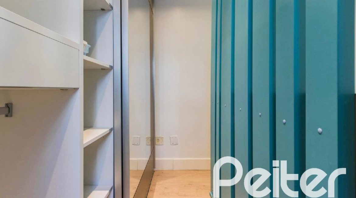 Casa em Condomínio à venda com 81m², 1 dormitório, 1 suíte, 2 vagas, no bairro Tristeza em Porto Alegre