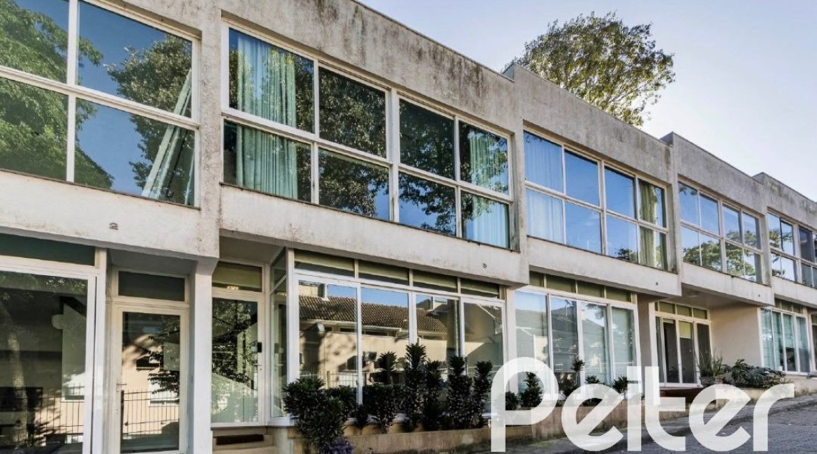 Casa em Condomínio à venda com 81m², 1 dormitório, 1 suíte, 2 vagas, no bairro Tristeza em Porto Alegre