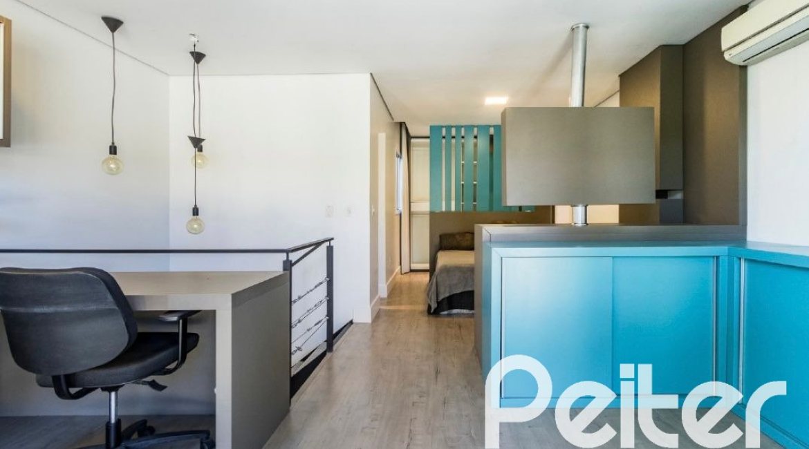 Casa em Condomínio à venda com 81m², 1 dormitório, 1 suíte, 2 vagas, no bairro Tristeza em Porto Alegre