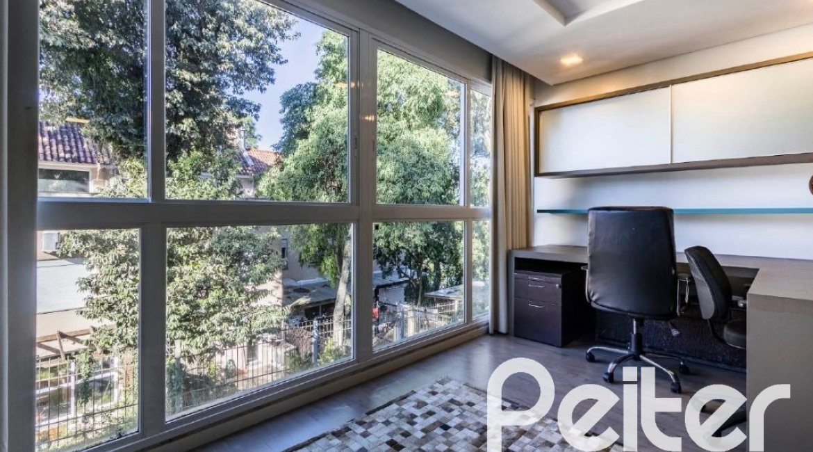 Casa em Condomínio à venda com 81m², 1 dormitório, 1 suíte, 2 vagas, no bairro Tristeza em Porto Alegre