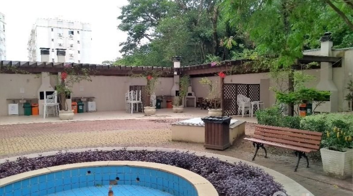 Apartamento à venda com 65m², 2 dormitórios, 1 suíte, 1 vaga, no bairro Cristal em PORTO ALEGRE
