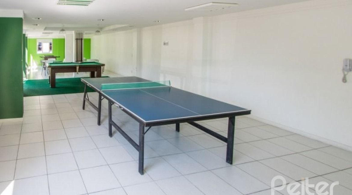 Apartamento à venda com 65m², 2 dormitórios, 1 suíte, 1 vaga, no bairro Cristal em PORTO ALEGRE