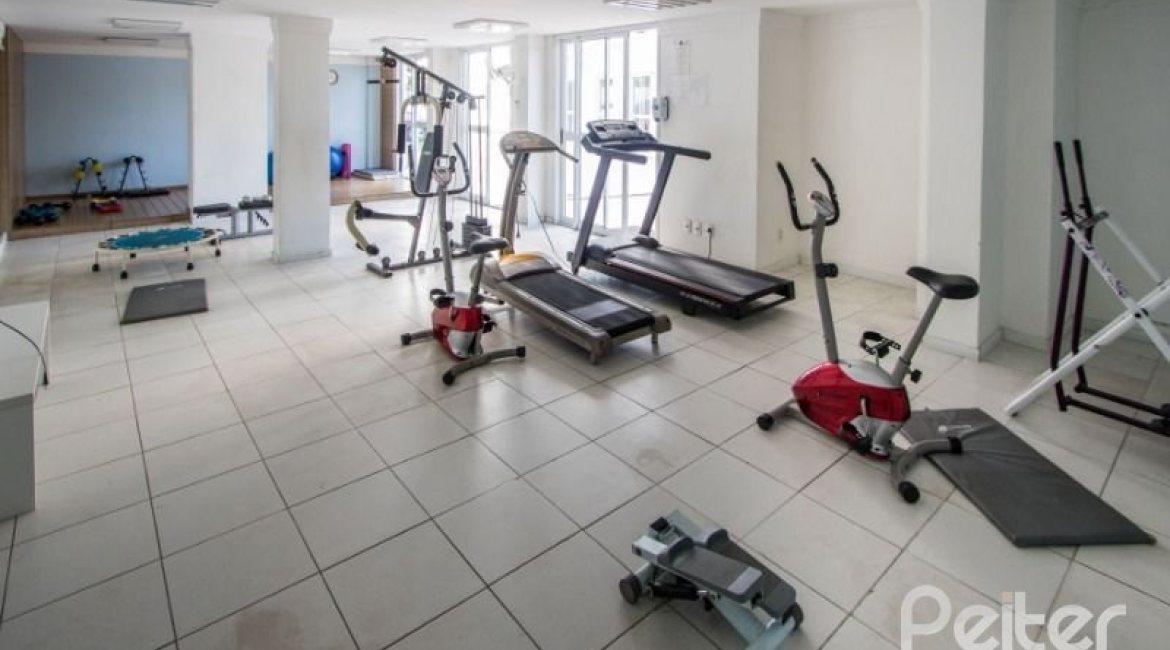 Apartamento à venda com 65m², 2 dormitórios, 1 suíte, 1 vaga, no bairro Cristal em PORTO ALEGRE