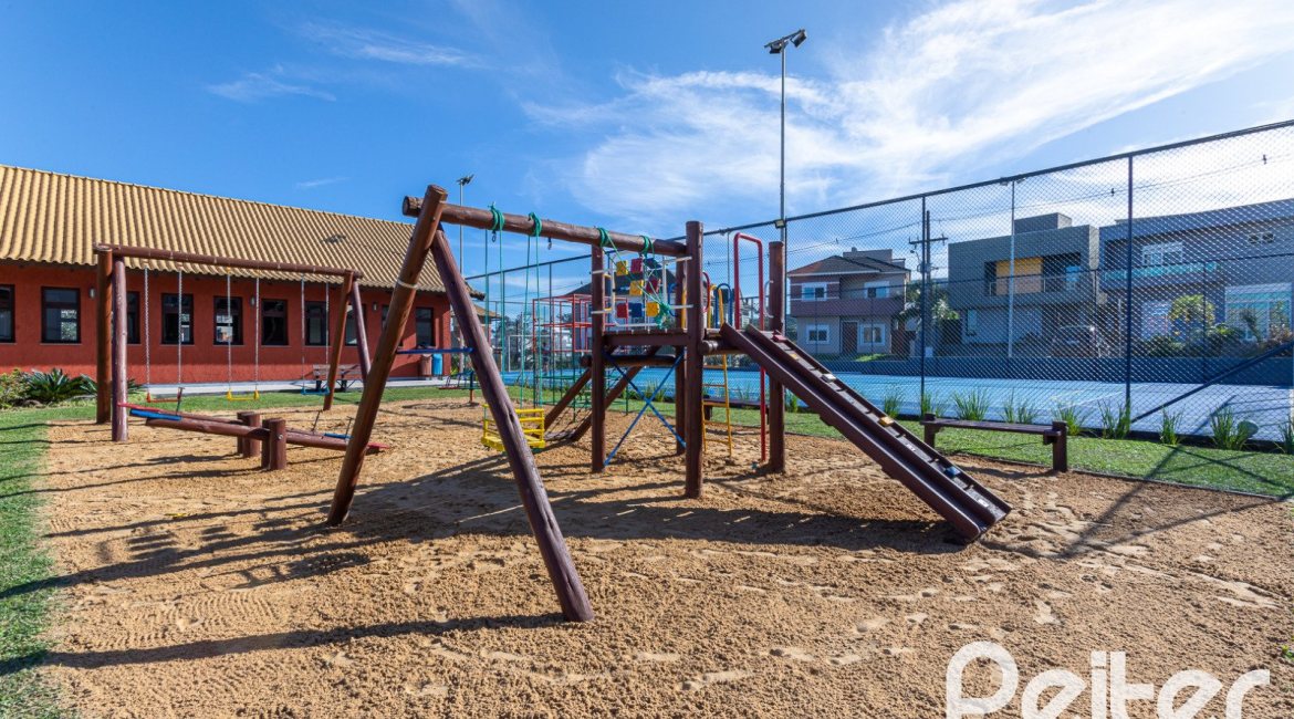 Casa em Condomínio à venda com 266m², 3 dormitórios, 3 suítes, 2 vagas, no bairro Hipica em PORTO ALEGRE