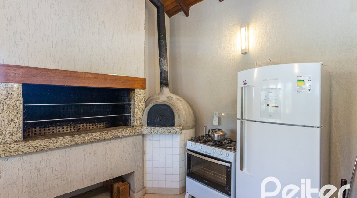 Casa em Condomínio à venda com 266m², 3 dormitórios, 3 suítes, 2 vagas, no bairro Hipica em PORTO ALEGRE