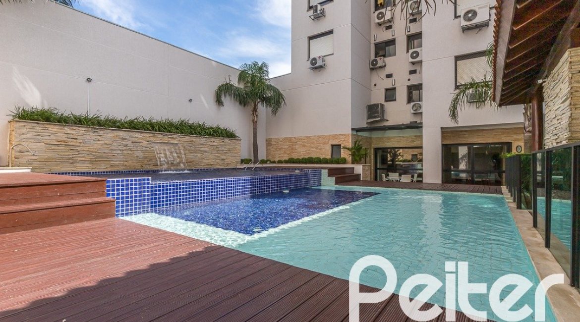 Cobertura à venda com 145m², 3 dormitórios, 1 suíte, 2 vagas, no bairro Tristeza em PORTO ALEGRE