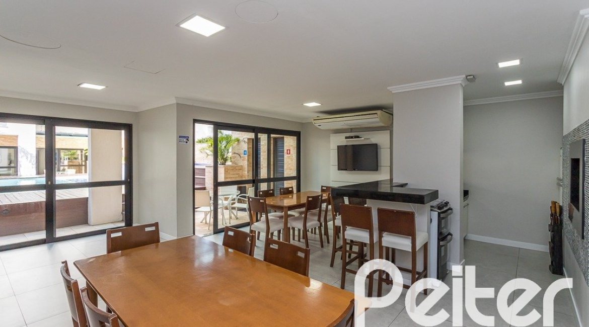 Cobertura à venda com 145m², 3 dormitórios, 1 suíte, 2 vagas, no bairro Tristeza em PORTO ALEGRE