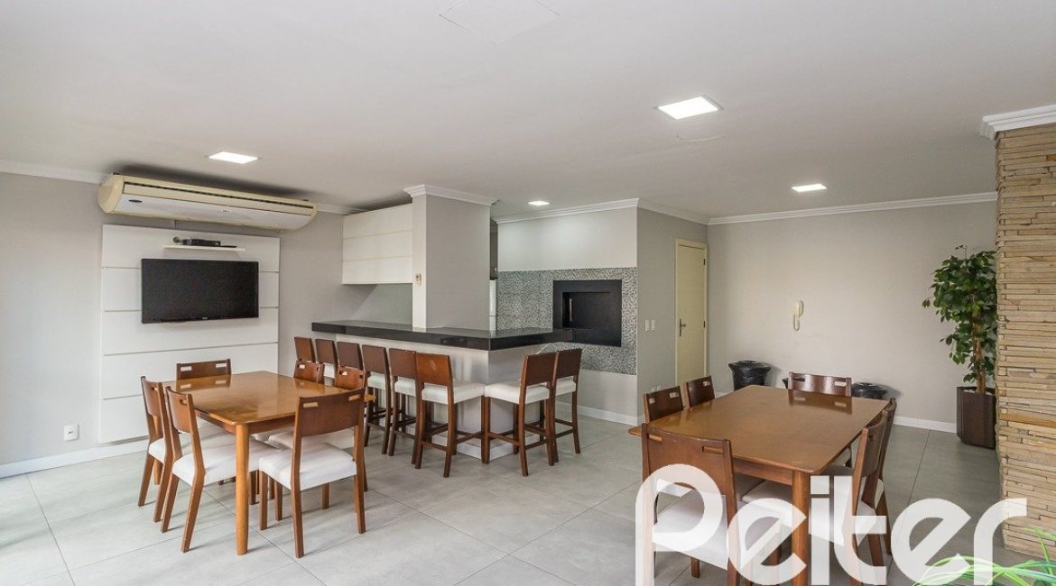 Cobertura à venda com 145m², 3 dormitórios, 1 suíte, 2 vagas, no bairro Tristeza em PORTO ALEGRE