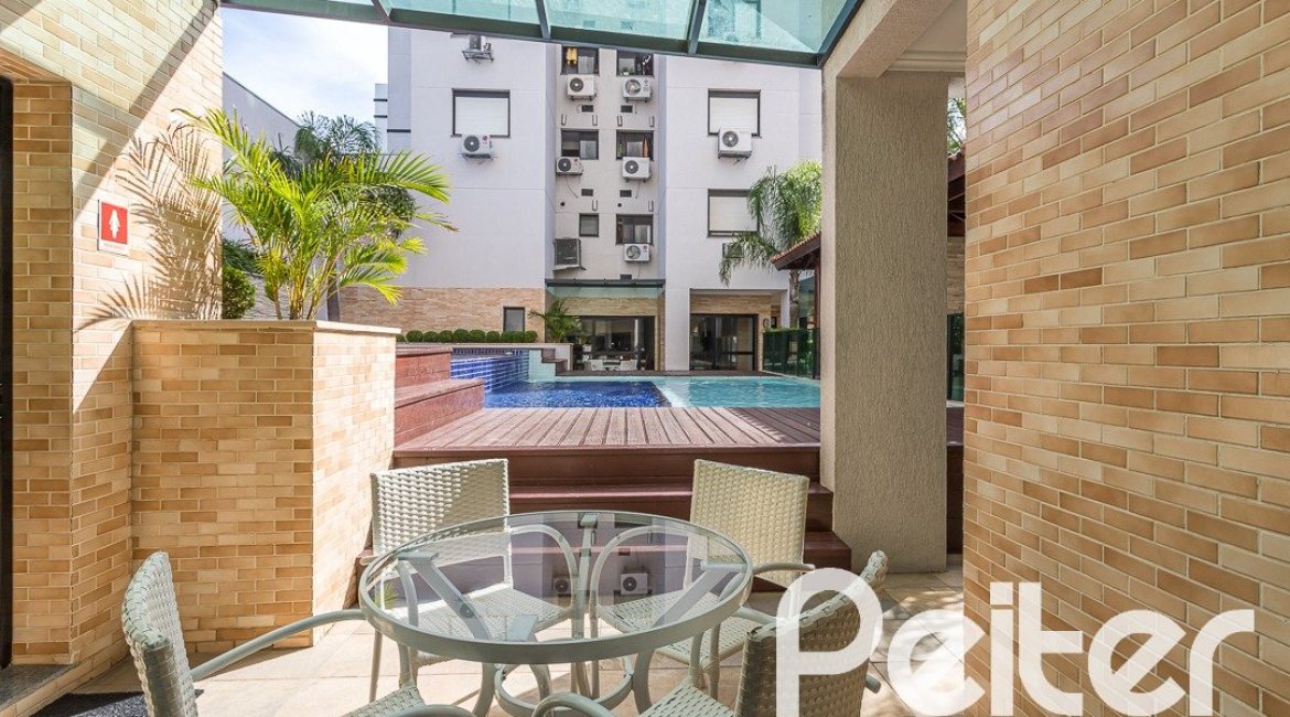 Cobertura à venda com 145m², 3 dormitórios, 1 suíte, 2 vagas, no bairro Tristeza em PORTO ALEGRE