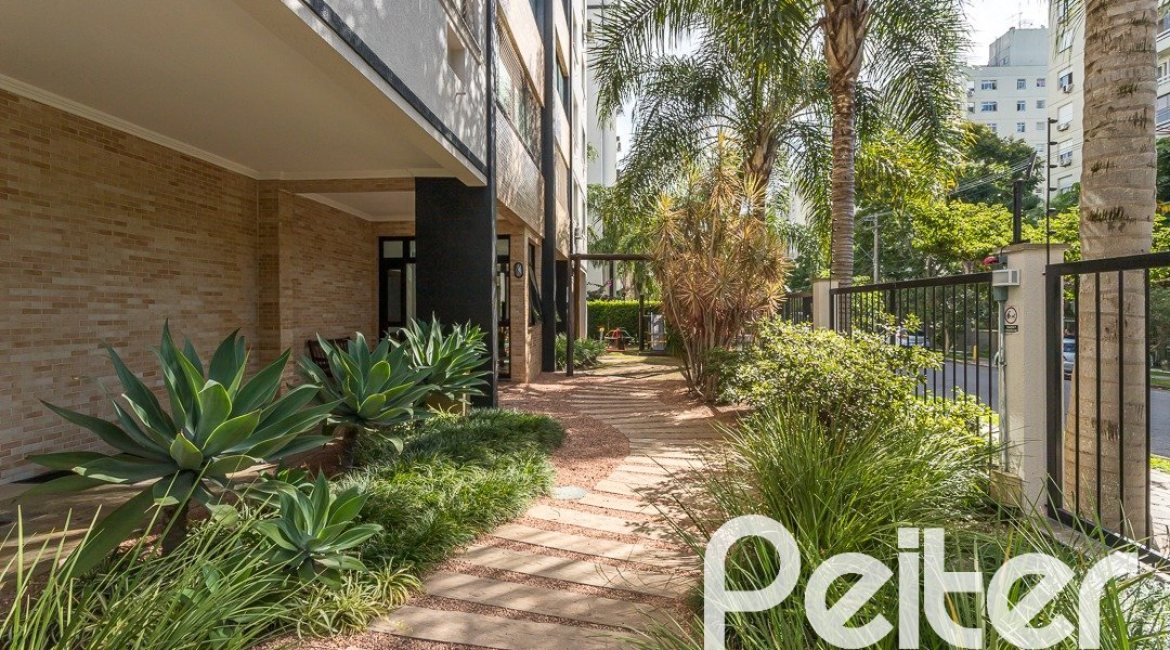 Cobertura à venda com 145m², 3 dormitórios, 1 suíte, 2 vagas, no bairro Tristeza em PORTO ALEGRE