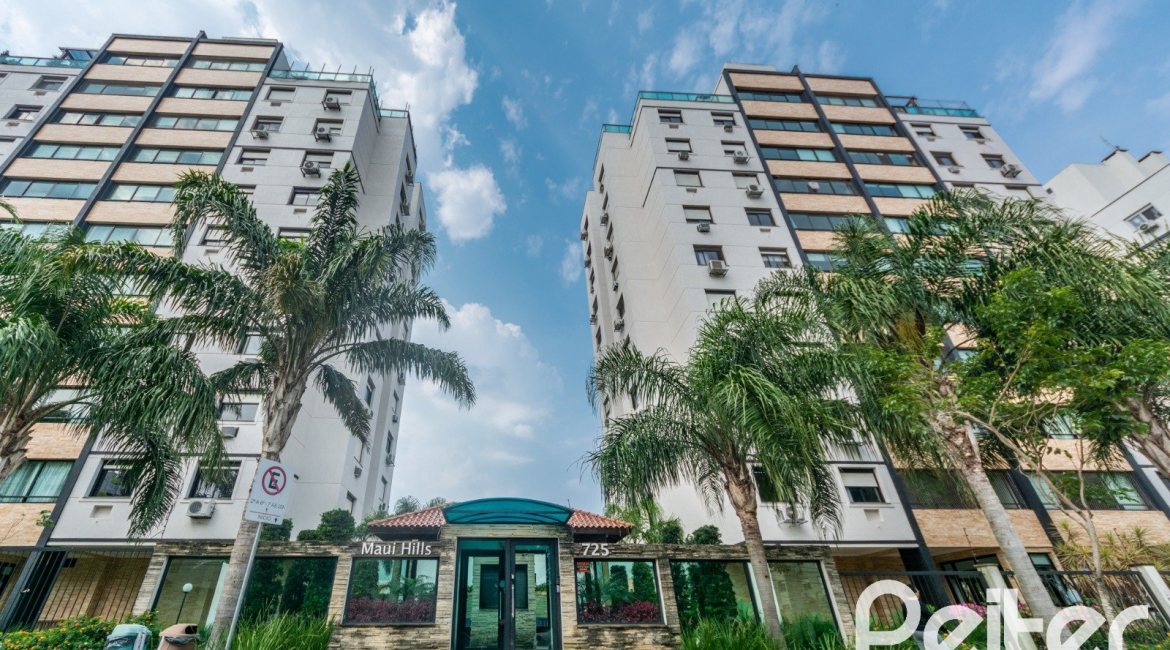 Cobertura à venda com 145m², 3 dormitórios, 1 suíte, 2 vagas, no bairro Tristeza em PORTO ALEGRE