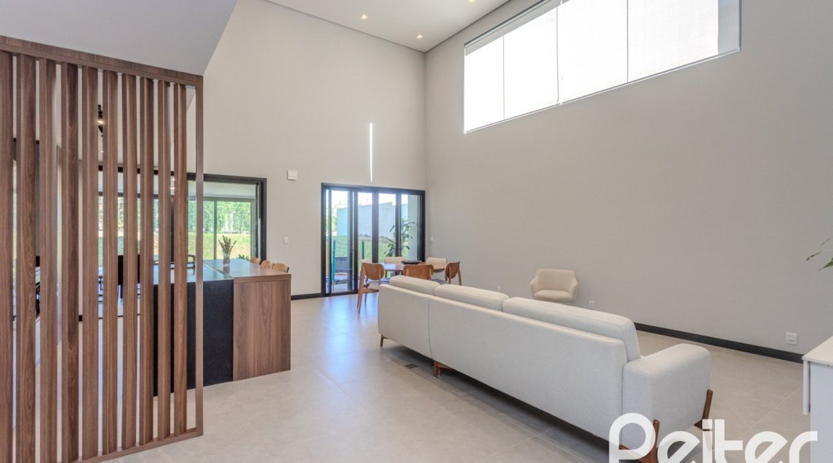 Casa em Condomínio à venda com 345m², 4 dormitórios, 4 suítes, 4 vagas, no bairro Alphaville em PORTO ALEGRE