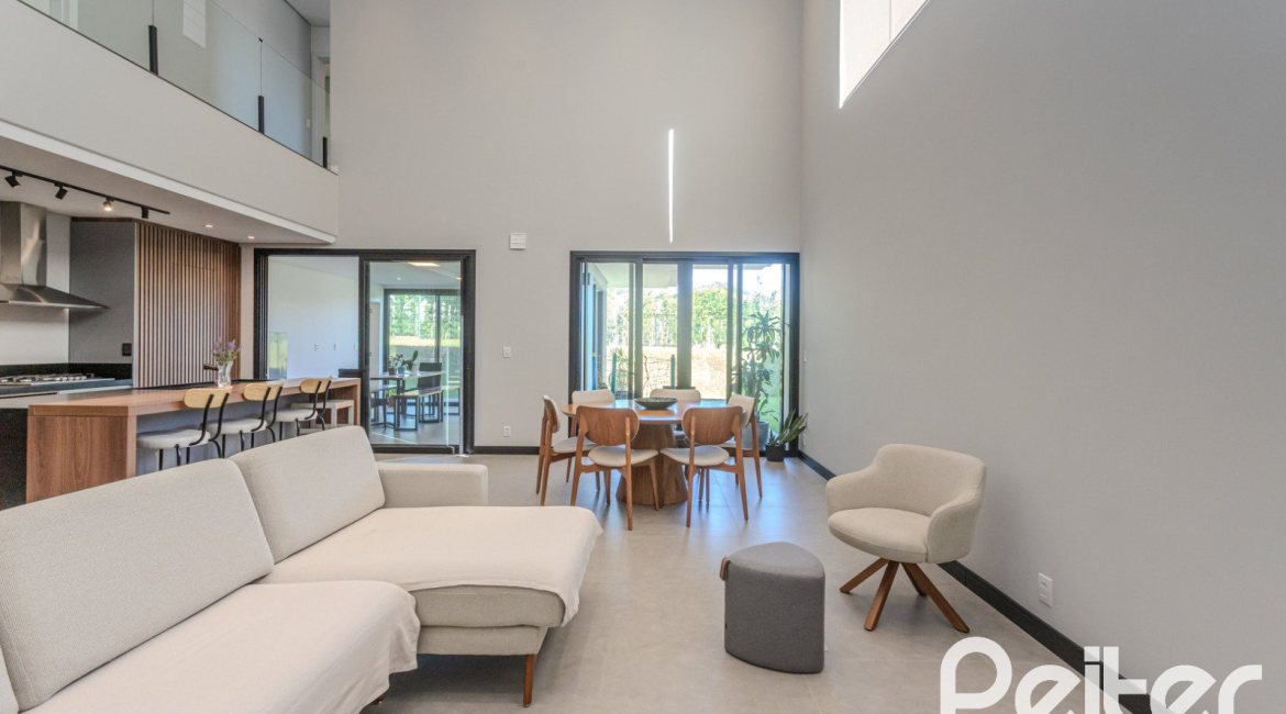 Casa em Condomínio à venda com 345m², 4 dormitórios, 4 suítes, 4 vagas, no bairro Alphaville em PORTO ALEGRE