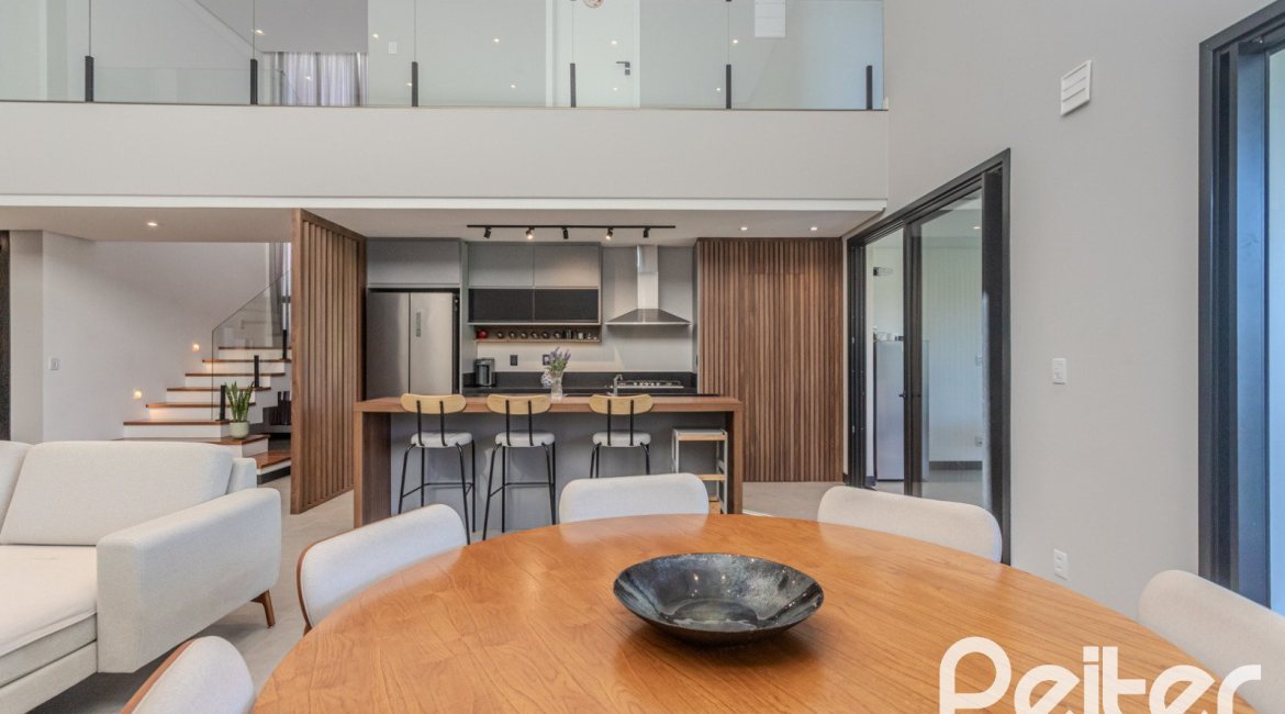 Casa em Condomínio à venda com 345m², 4 dormitórios, 4 suítes, 4 vagas, no bairro Alphaville em PORTO ALEGRE