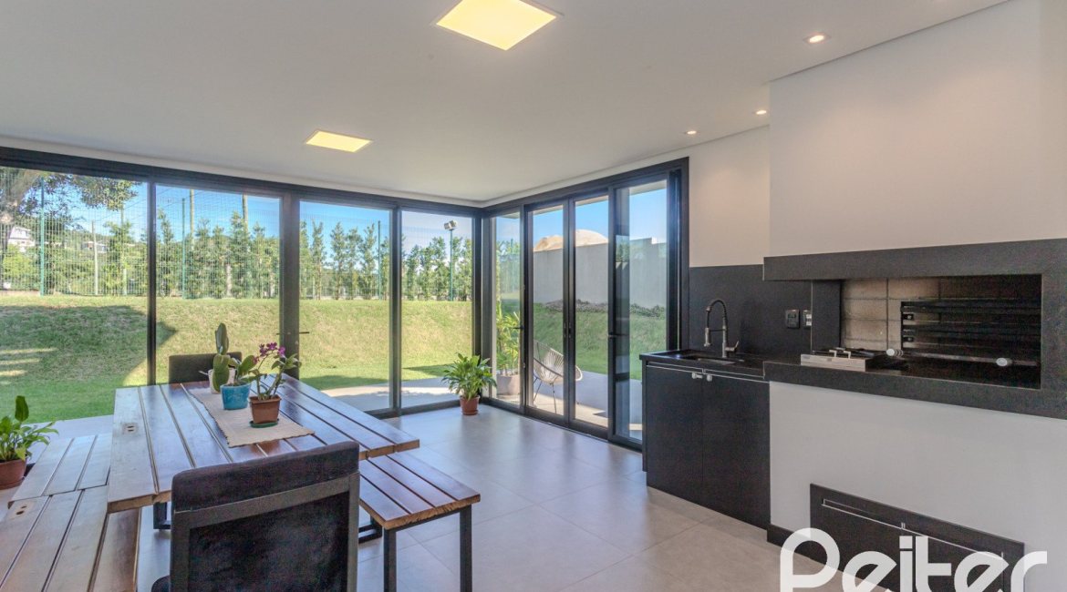 Casa em Condomínio à venda com 345m², 4 dormitórios, 4 suítes, 4 vagas, no bairro Alphaville em PORTO ALEGRE